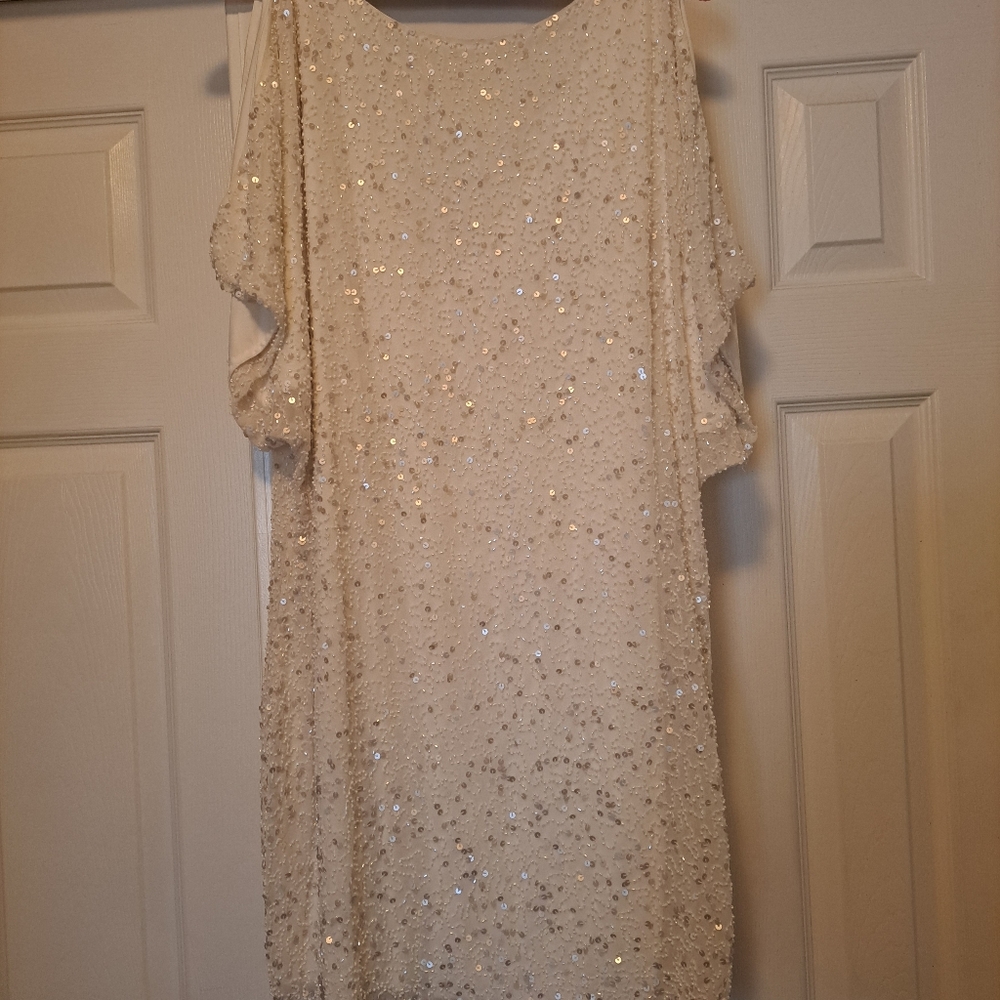 Clothes and shoes - Picture 9 of 15